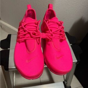 Girls Bright pink size 5